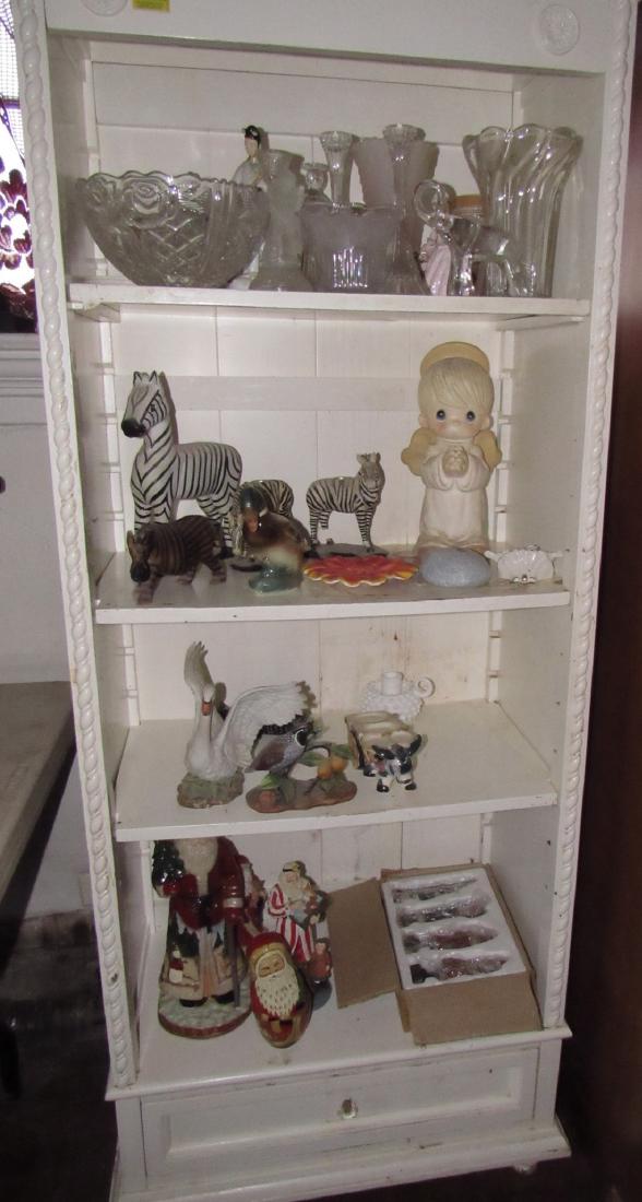 Contents of Shelf Glassware Christmas Knick Knacks (1 of 7)