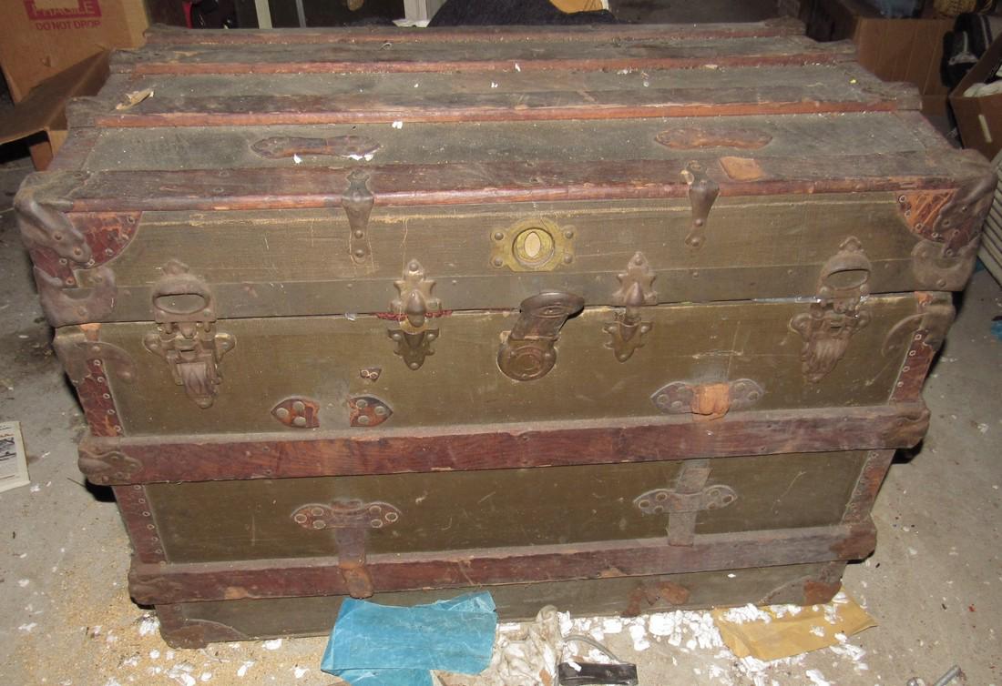 Flat Top Trunk & Contents (1 of 4)