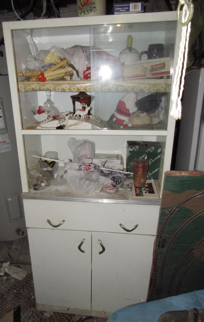 Kitchen Cabinet Christmas Items & Misc (1 of 4)