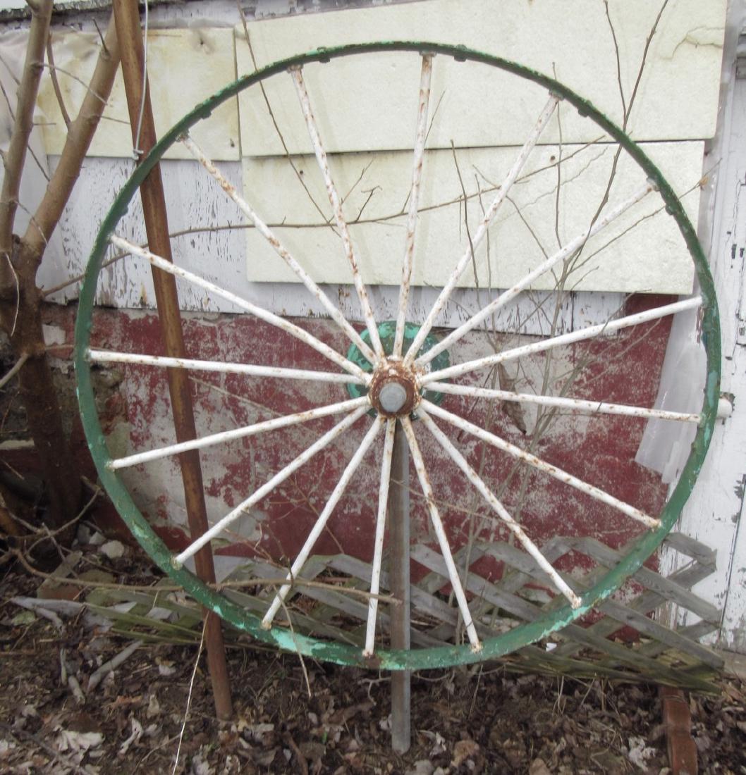 Metal Wagon Wheel (1 of 3)