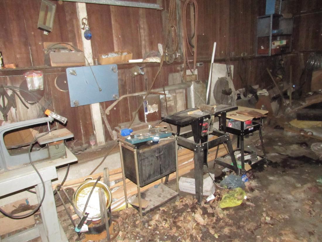 Car Transmission Carburetor Garage Contents (1 of 10)