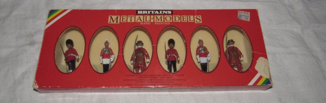 Britains Metal Models Guards Highlanders Figures (1 of 2)