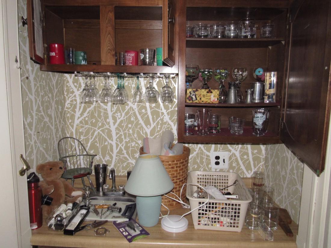 Bar Ware Contents Corkscrews Bottle Openers Glasses (1 of 9)