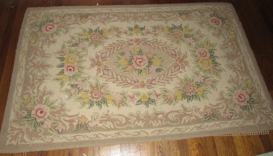 2 Hook Rugs (1 of 3)