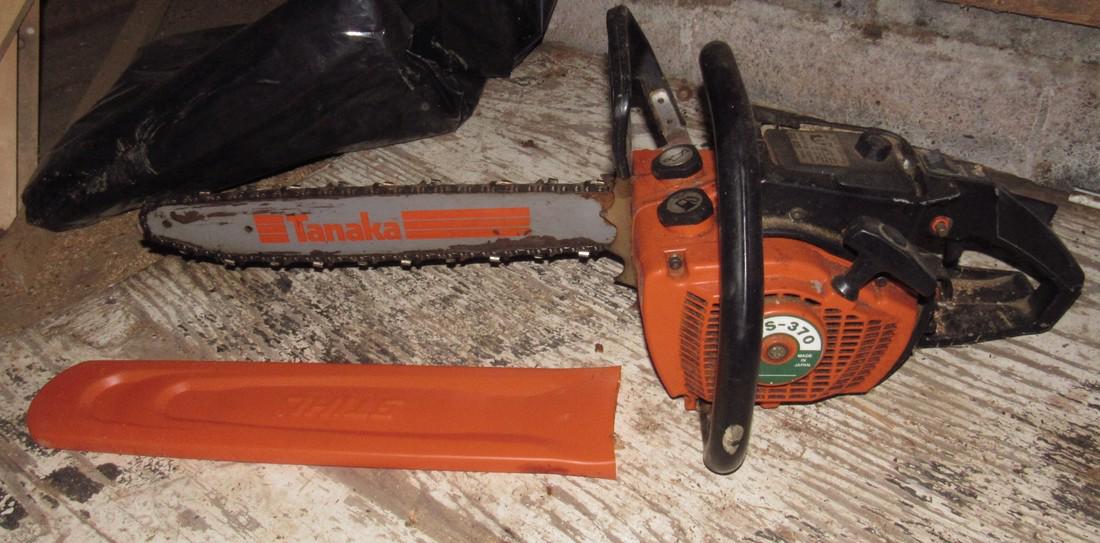 Tanaka ECS 370 Chainsaw: Has approx. 16" bar. Did not start, but has good compression
