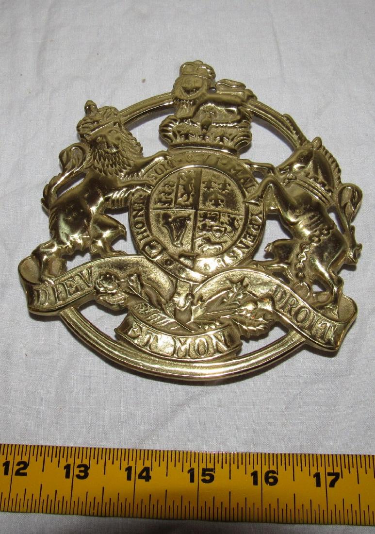 1953 Kings Arms Brass Trivet: Approx. 5 5/8" x 6"