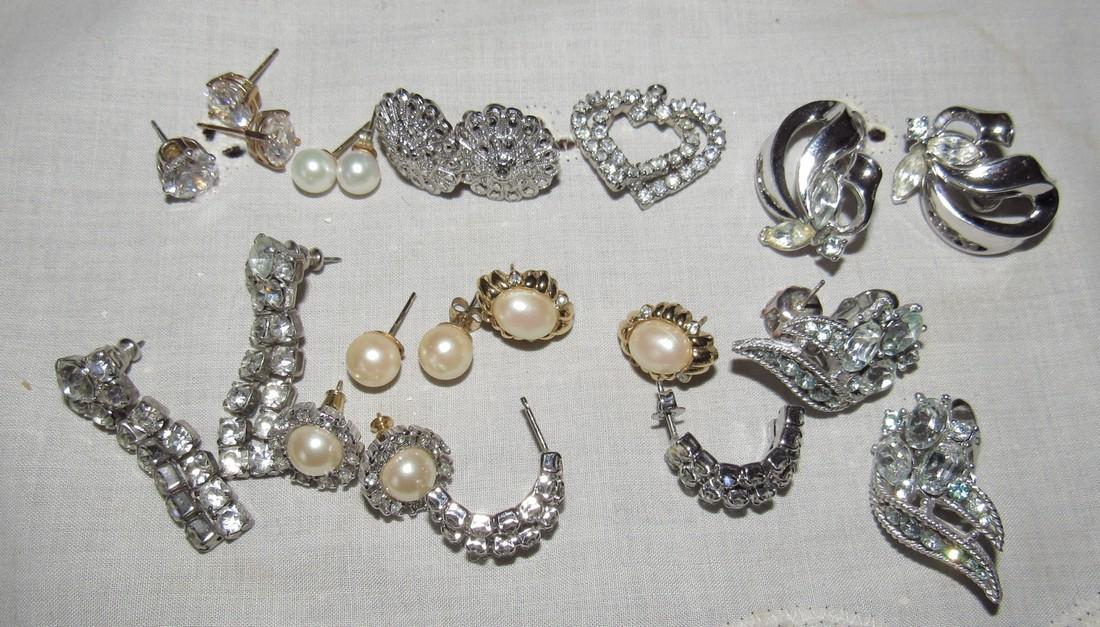Costume Jewelry Earrings: Getting all pictured.THERE WAS AN ERROR WITH ITEMS FROM LOT 167 (RINGS)THAT GOT MIXED INTO THIS LOT. The picture of the rings was deleted and they are not part of this lot. You will be bidding on item