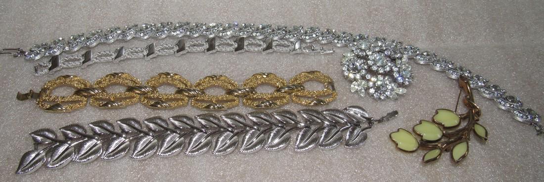 Trifari Bracelets Necklace & Brooch: Getting all 6 pieces pictured