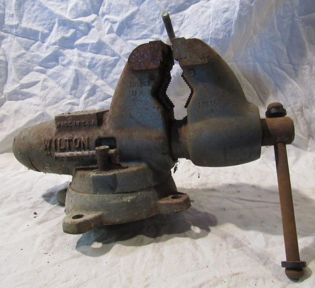 Wilton C-O Swivel  Bullet Vise w/ 3 1/2" Jaws (1 of 3)