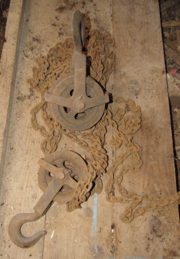 Chain Hoist (1 of 2)