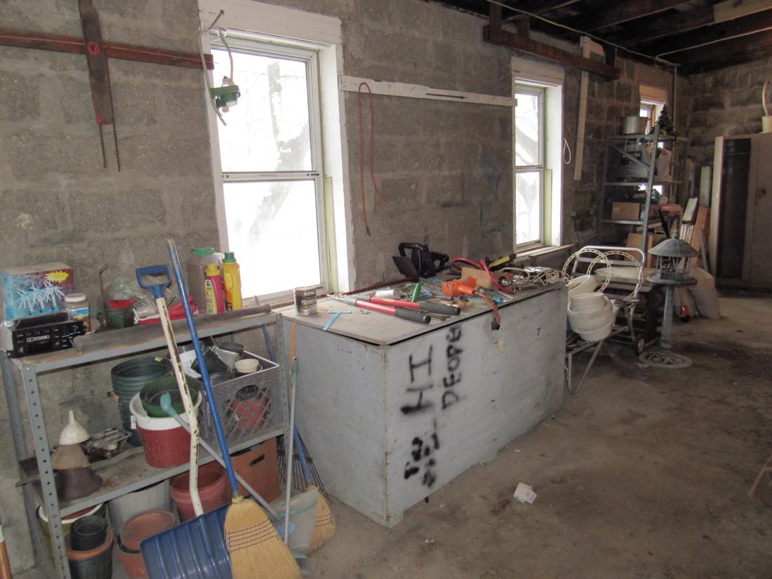 Partial Garage Contents (1 of 9)