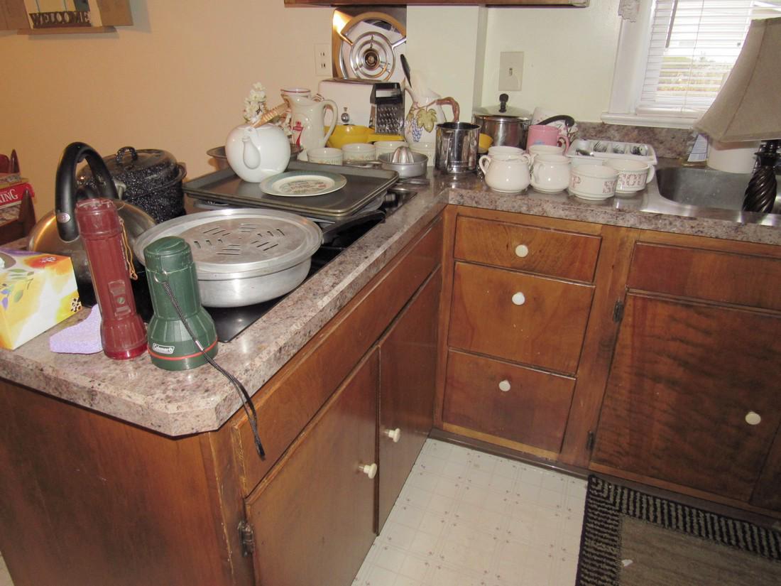 Kitchen Counter Contents (1 of 9)