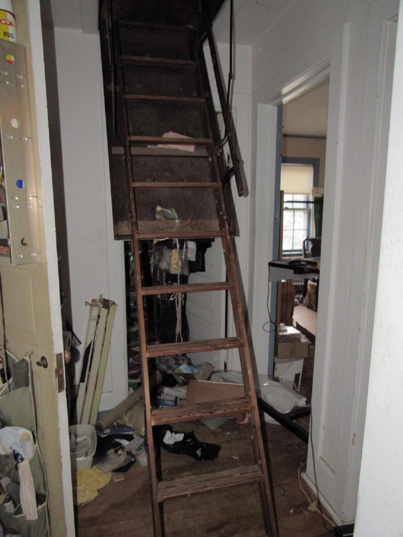 FULL ATTIC CONTENTS (1 of 10)