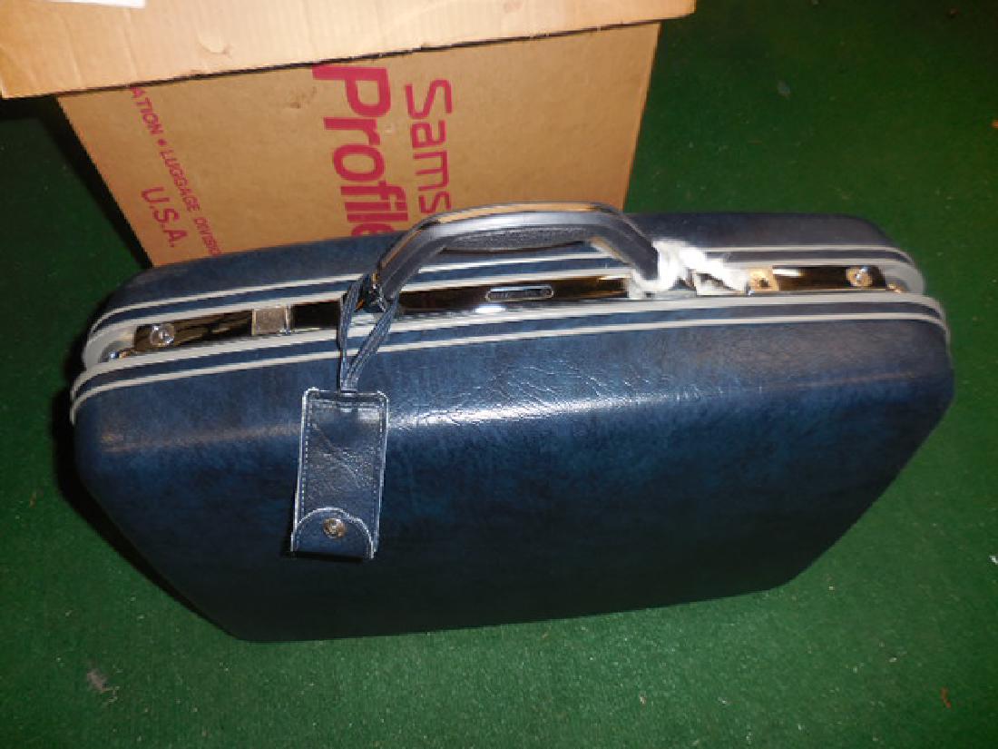 Samsonite Luggage Suitcase (1 of 2)