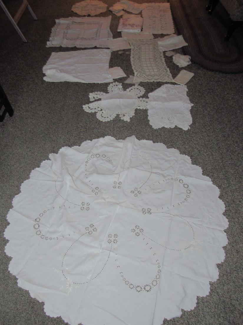 Doilies Table Clothes Runners Napkins Placemats (1 of 5)