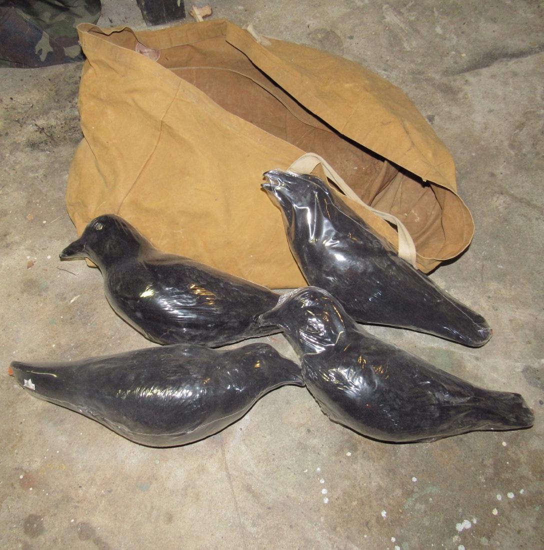 4 New Crow Hunting Decoys & LL Bean Bag (1 of 2)