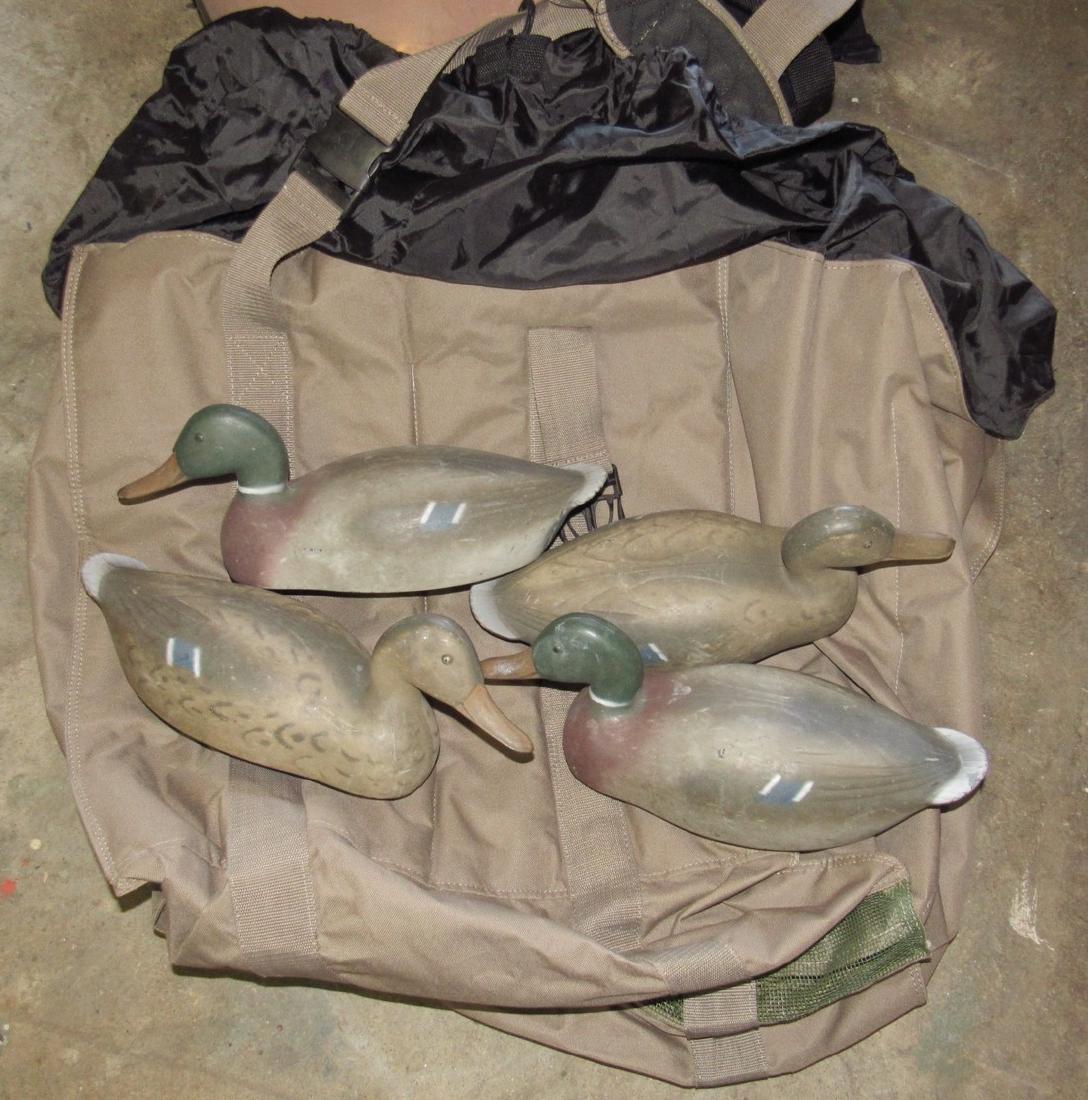 4 Mallard Duck Hunting Decoys & Ducks Unlimited Bag (1 of 2)