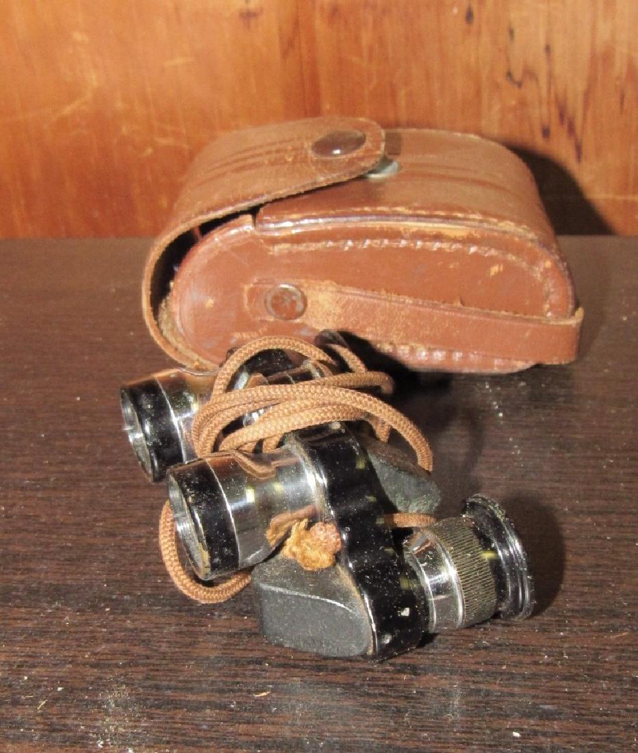 United Binoculars: United Binoculars with case