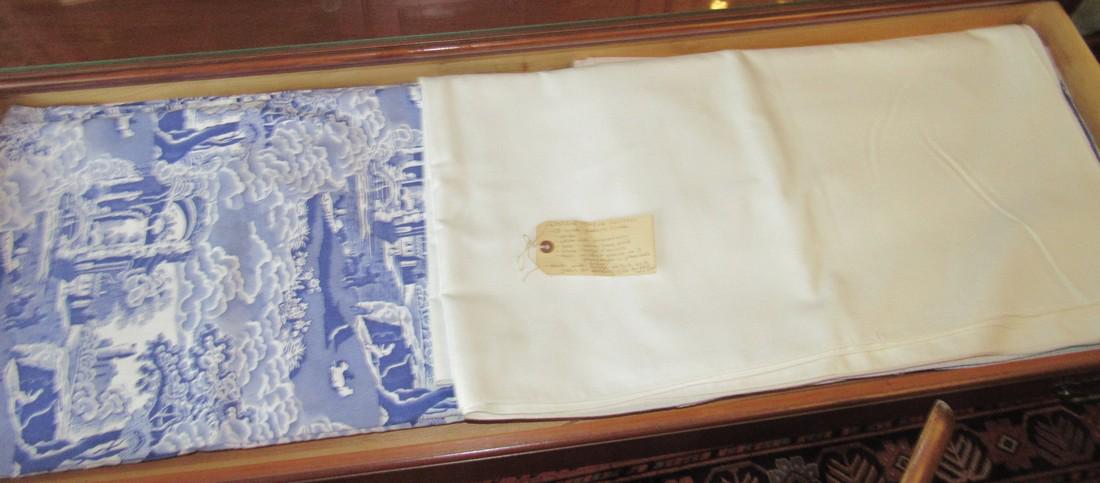 Table Cloths Spode Pattern Embroidered Flower (1 of 8)