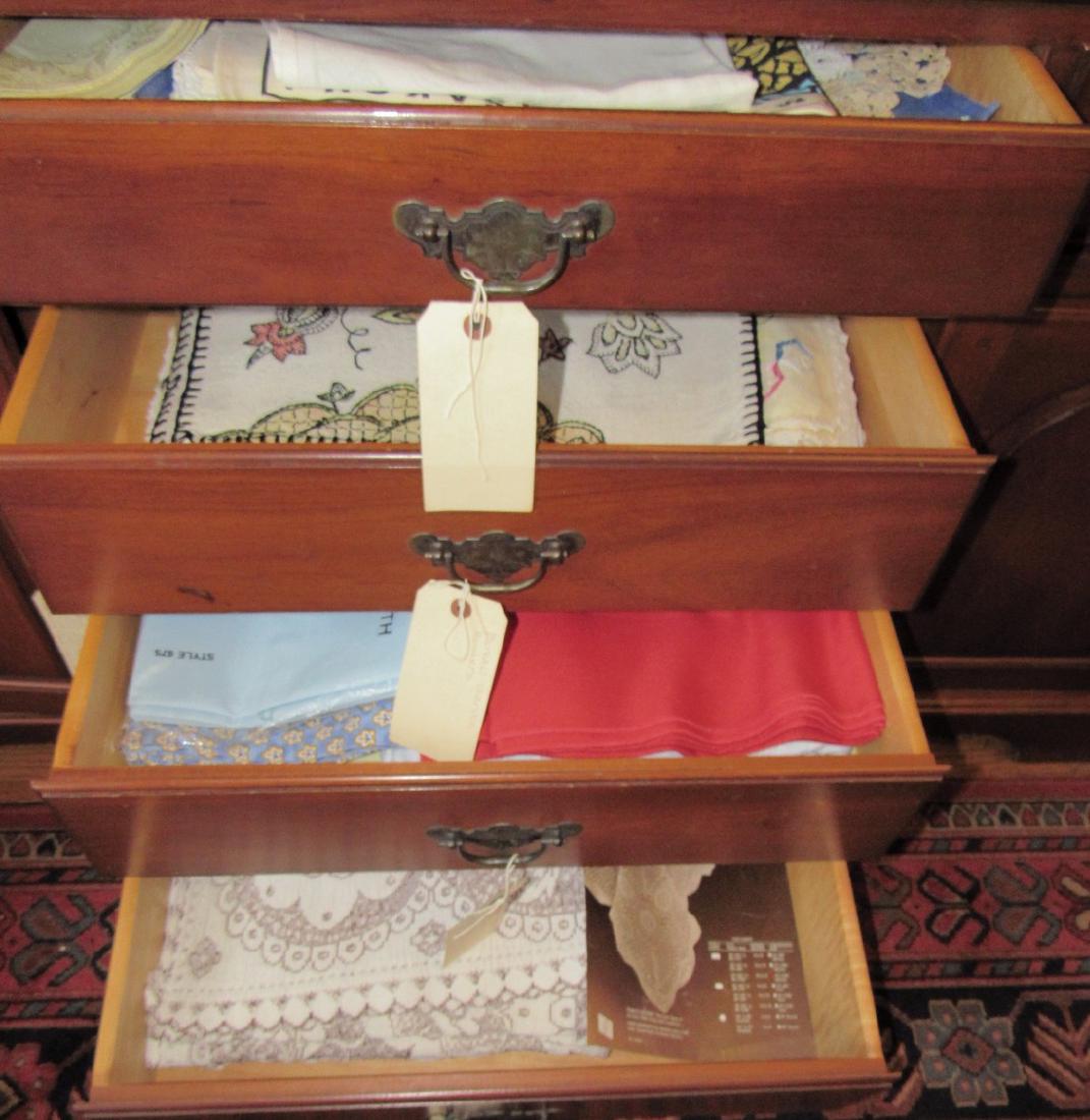 4 Drawers of Linens / Table Clothes & Misc (1 of 10)