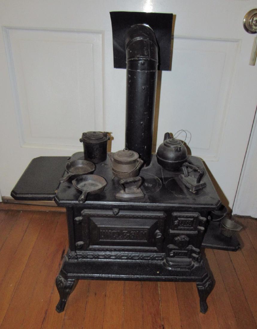 Antique Uncle Sam Cast Iron Salemans Sample Stove (1 of 8)