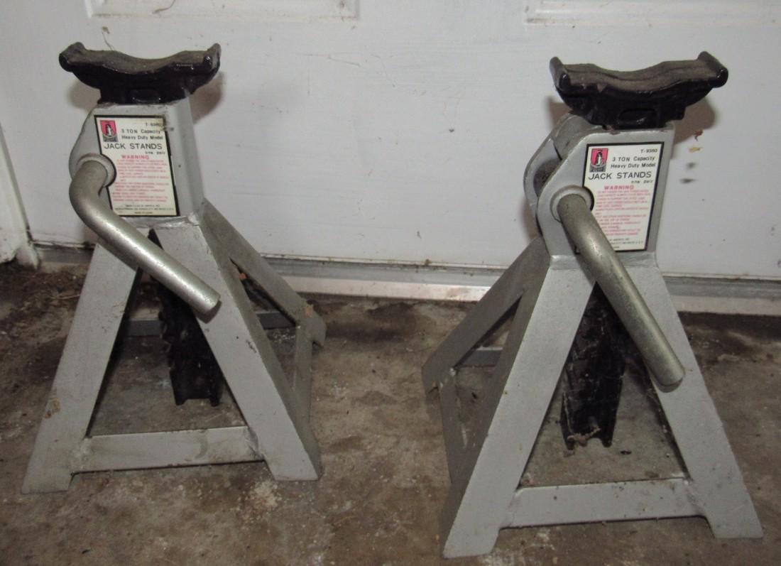 (2) 3 Ton Jack Stands (1 of 1)