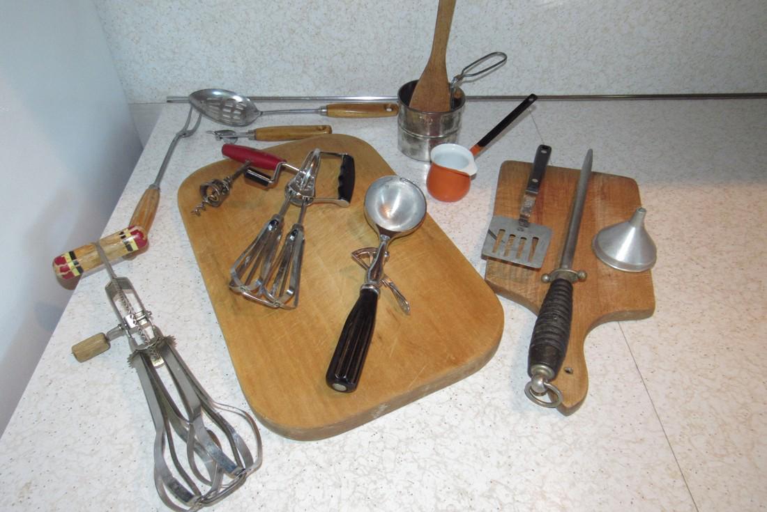 Kitchen Utensils Cutting Boards Ice Cream Scoop (1 of 3)