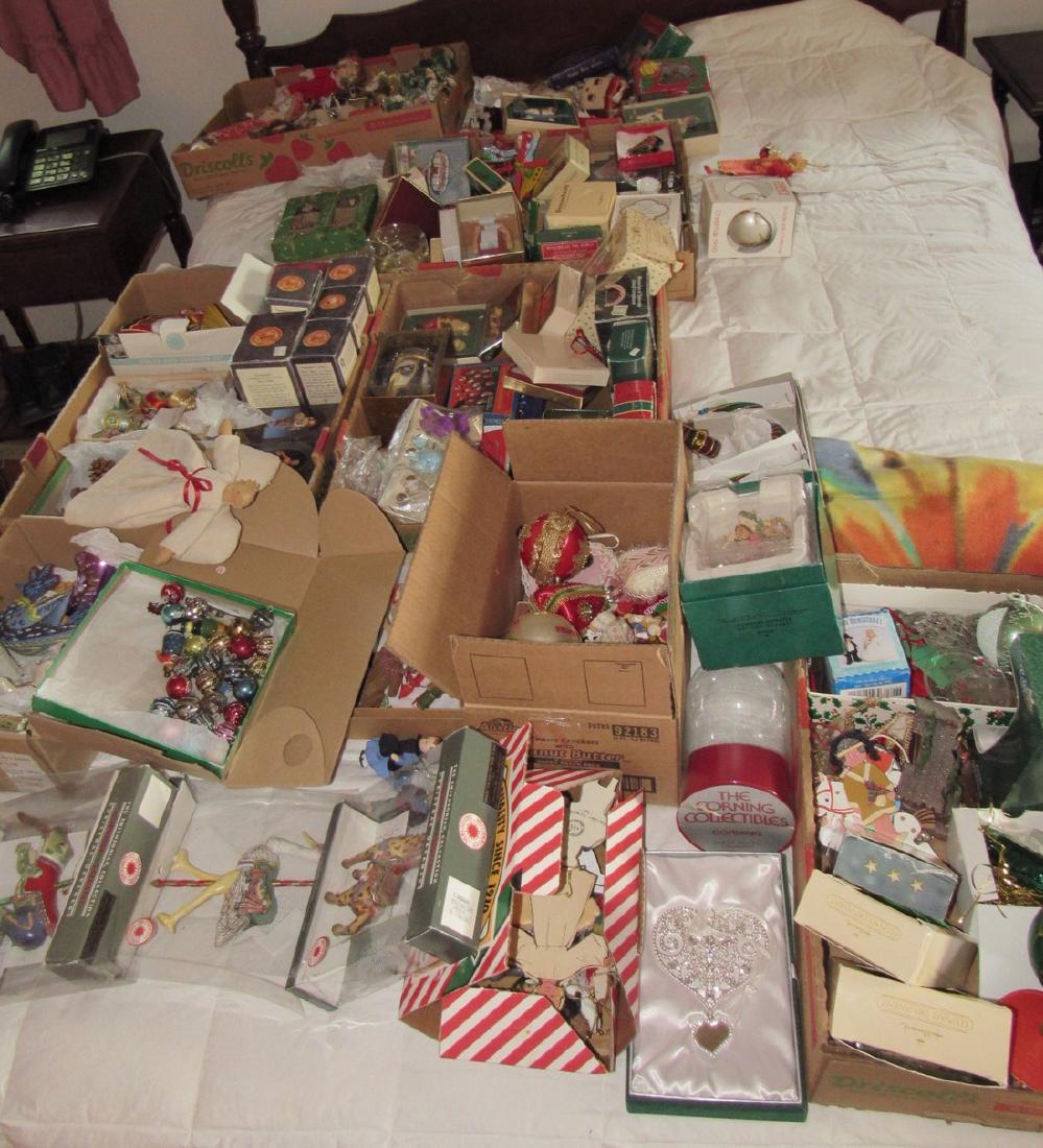Large Lot of Vintage Christmas Decorations / Ornaments (1 of 10)