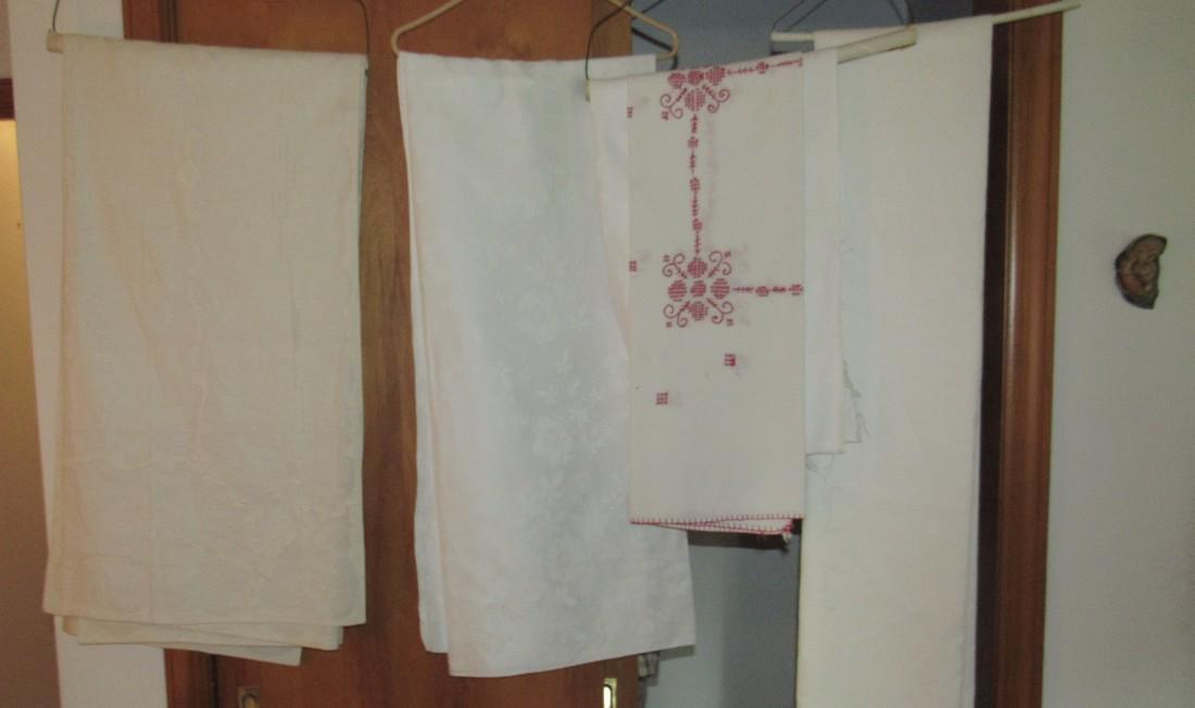 Table Clothes & Needle Point Runner (1 of 4)