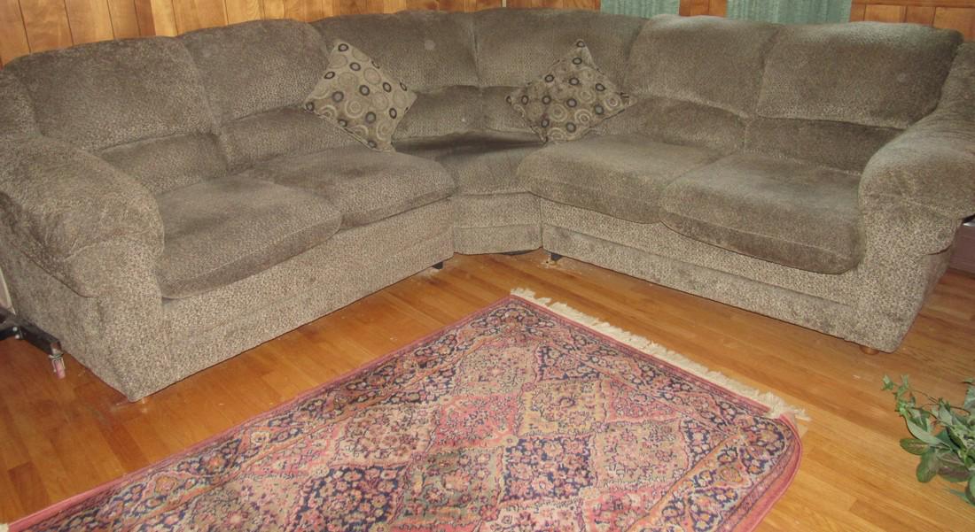Sectional Couch / Sofa (1 of 3)