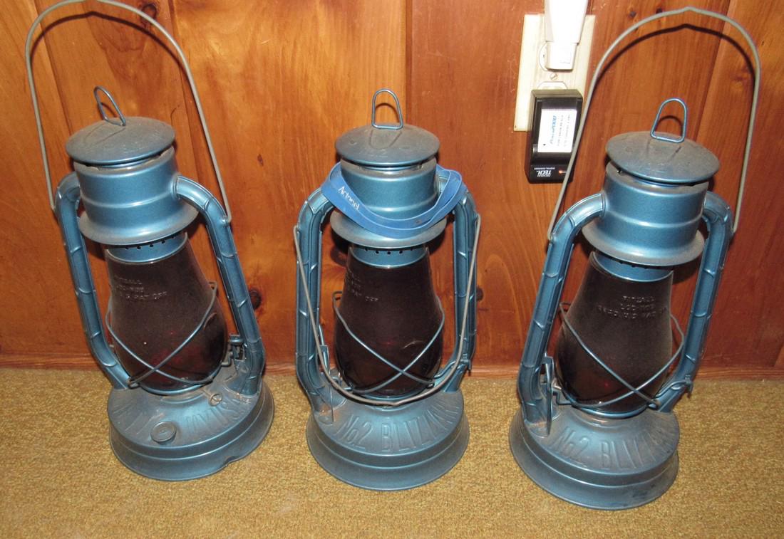 3 Dietz No. 2 Blizzard Tubular Railroad Barn Lanterns (1 of 4)