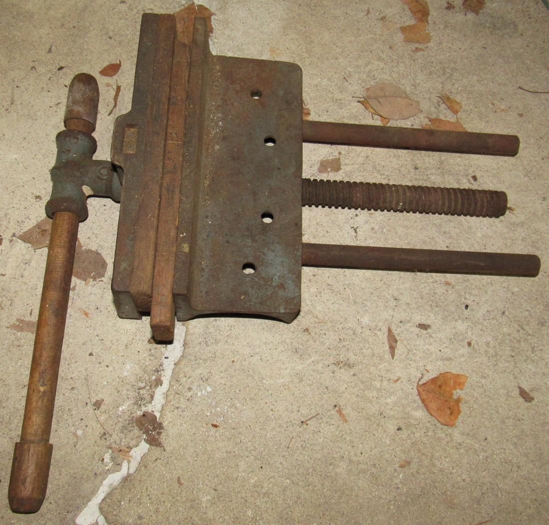 10" Jaw Carpenters Vise (1 of 3)