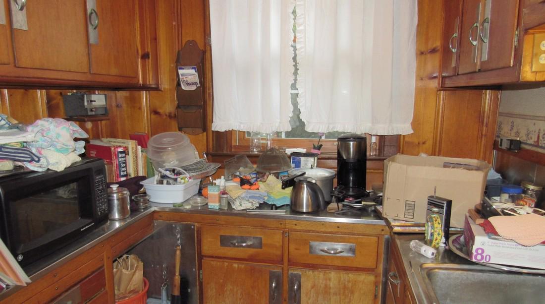 Microwave Canister Set Misc Counter Contents (1 of 5)