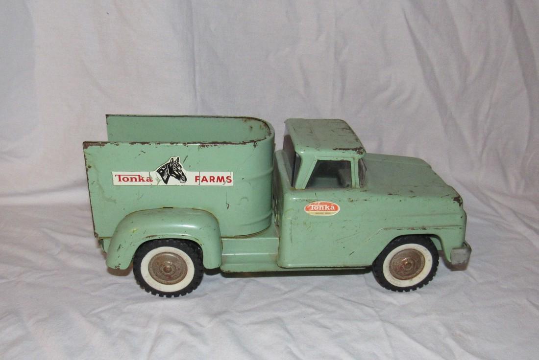 Tonka Farms Truck: Approx. 13" long. Has broken windshield