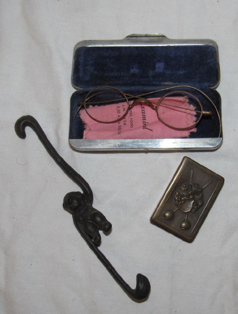 Antique Towace Eyeglasses Matchbox Cover & Monkey (1 of 1)