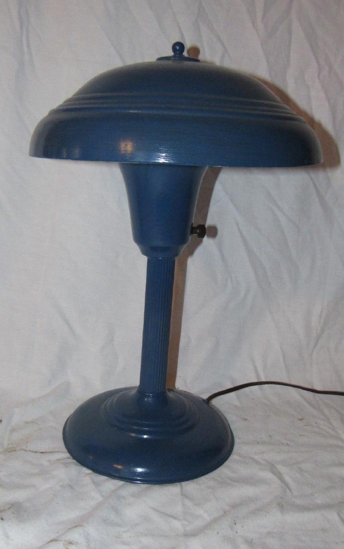 Vintage Mid Century Modern Table Lamp: Approx 16" tall and 11" in diameter