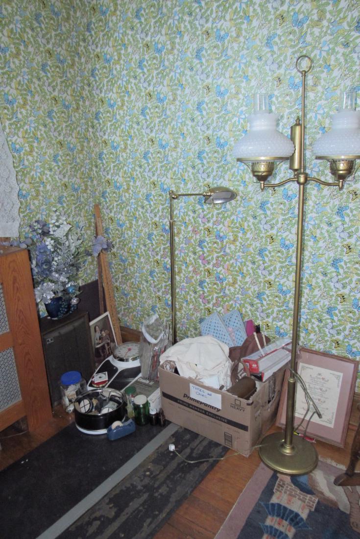 Partial Bedroom Contents Floor Lamps Yardsticks (1 of 5)