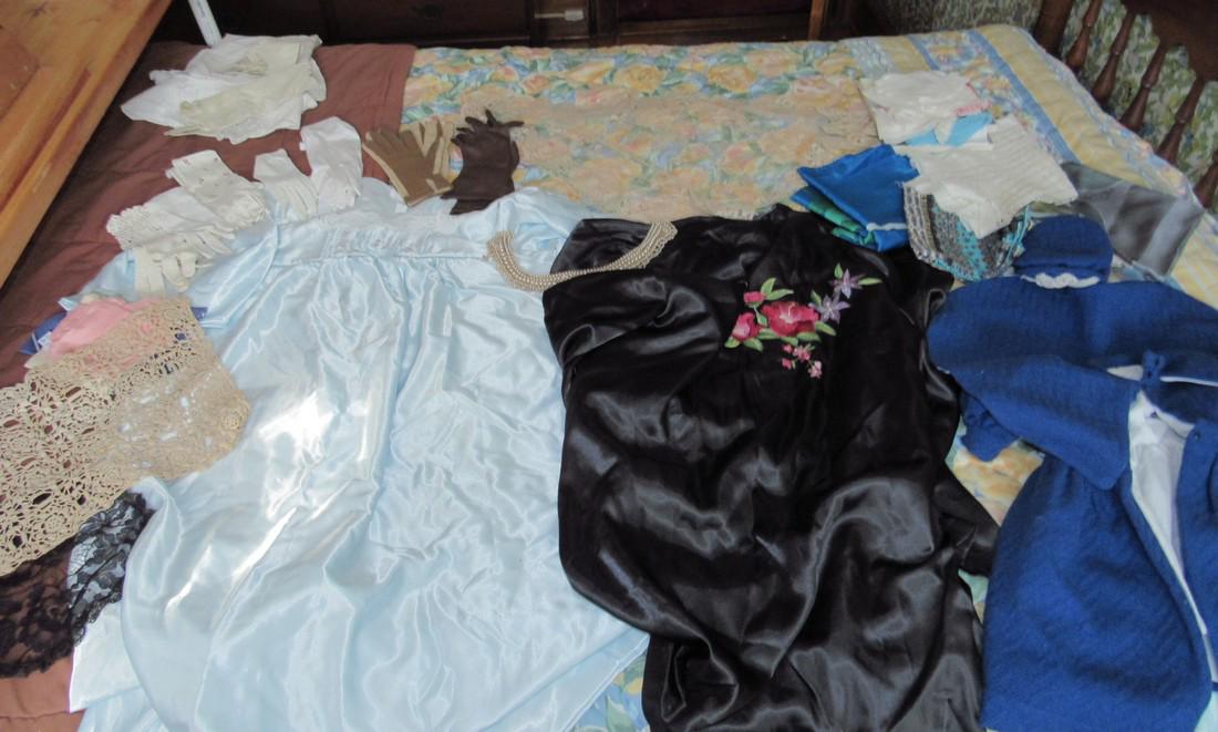 Doilies Linens Lingerie Gloves Handkerchiefs: Getting all pictured