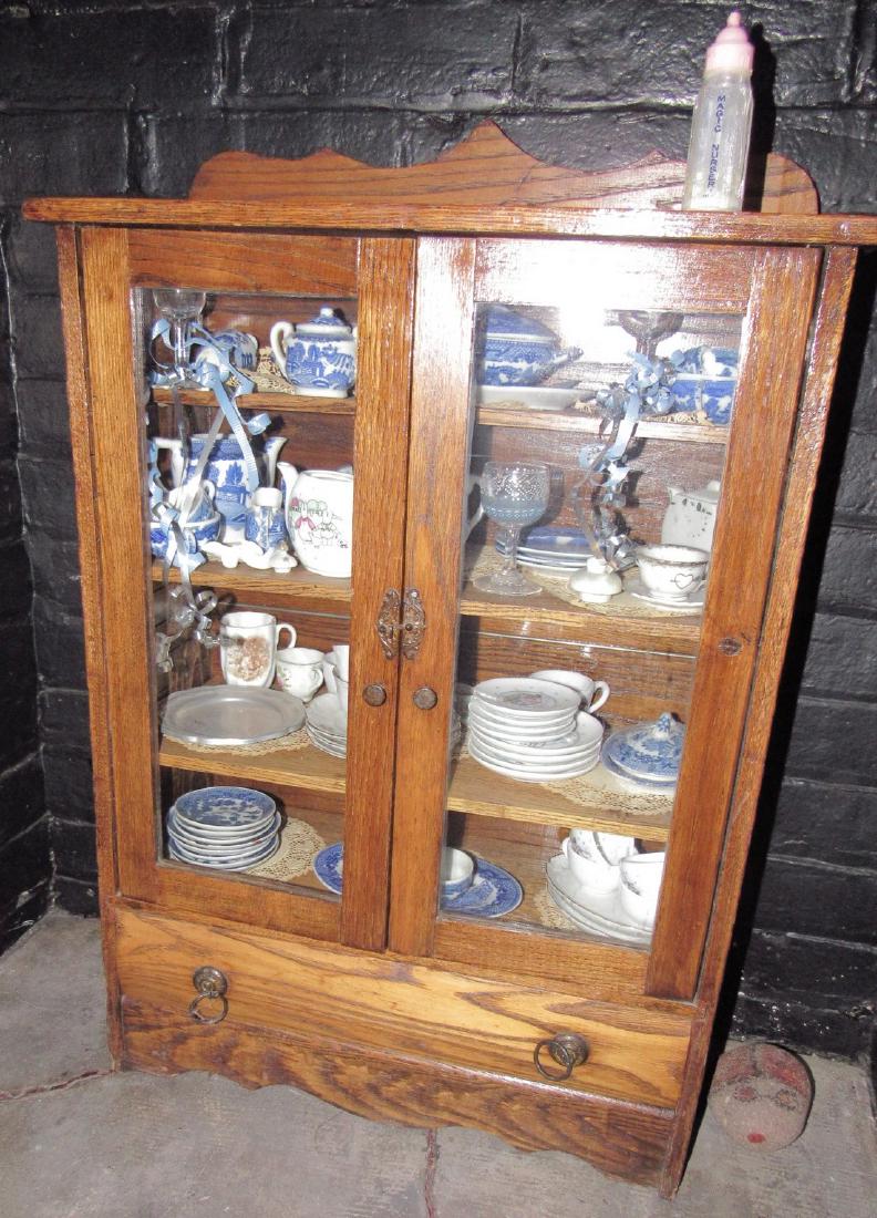 2 Door One Drawer Childs / Doll Cupboard & Contents (1 of 4)