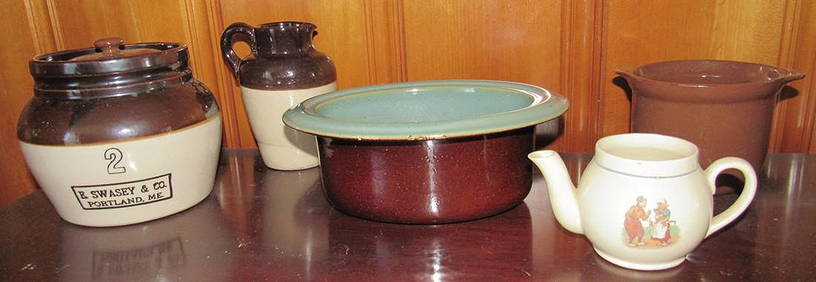 Blue Mountain Pottery Lidded Bean Pot (RHA) Blue Mountain Pottery Lidded Bean Pot (RHA)