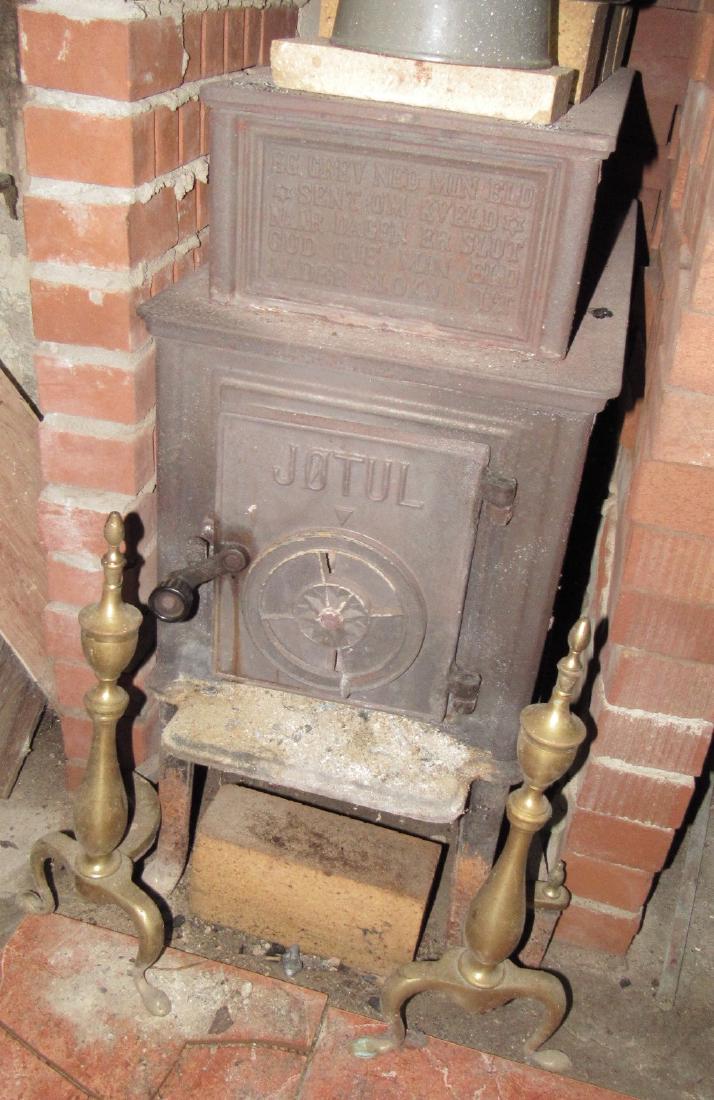 Jotul Wood Stove: Approx. 14 1/4" x 29 1/4" x 30 1/2" tall