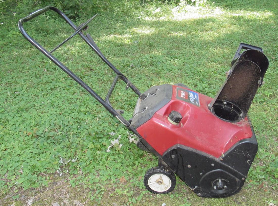 Toro CCR 2450 Snowblower (1 of 4)