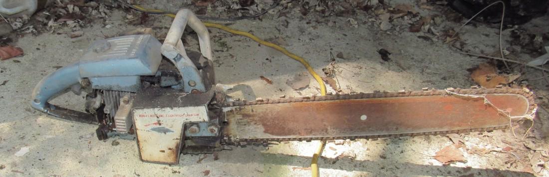 Vintage Homelite Chainsaw (1 of 2)