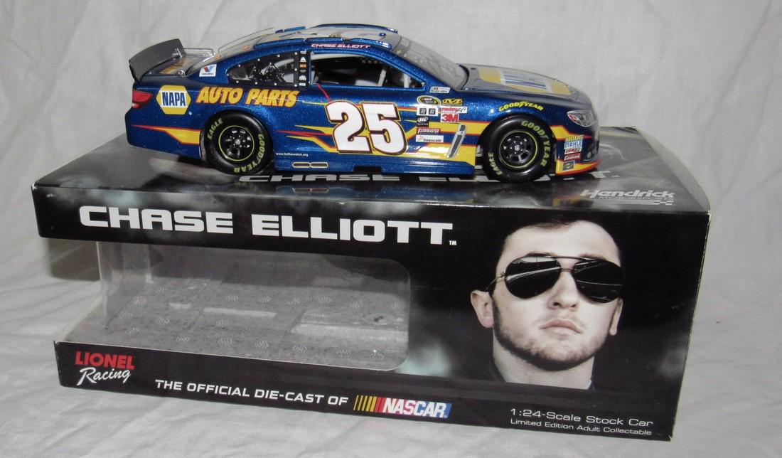 Lionel Racing Chase Elliot 1:24 Scale Autographed: Nascar 1:24 scale signed car