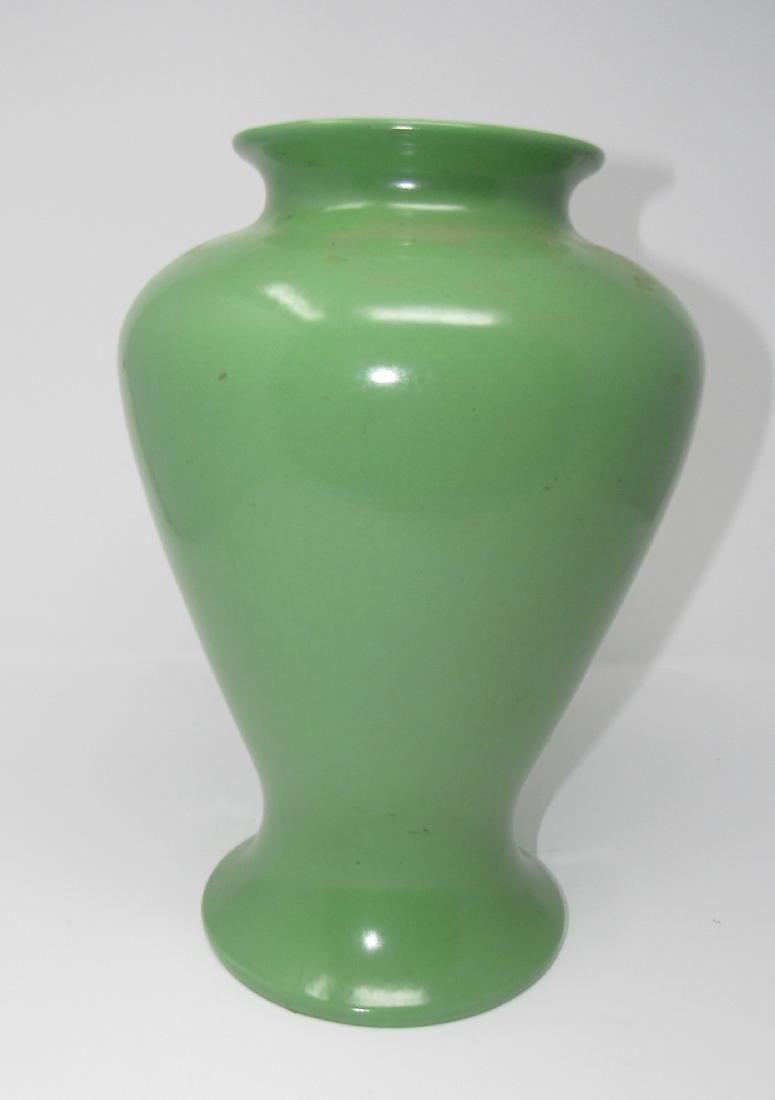 Trenton Potteries Pottery TEPECO Vase (1 of 2)