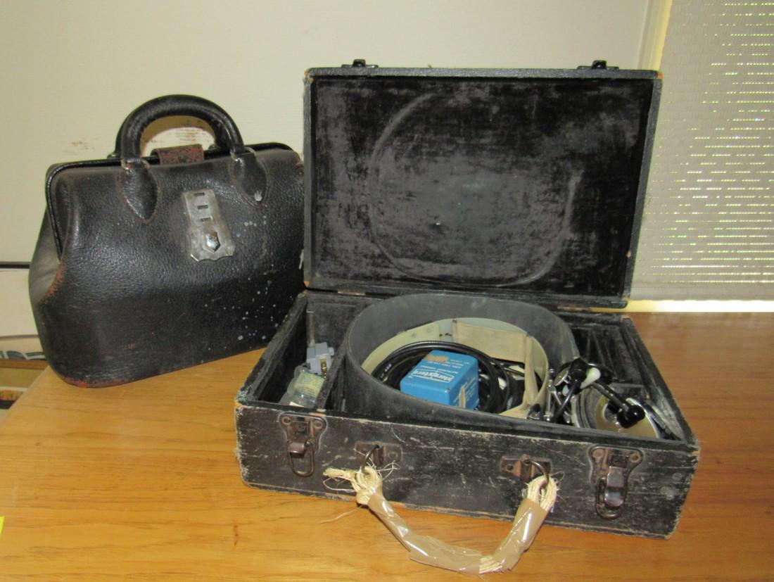 Antique Doctors Bag and Storzstorz Light: Light sold as is. Bag is approx. 6" x 14" x 9 1/2" tall