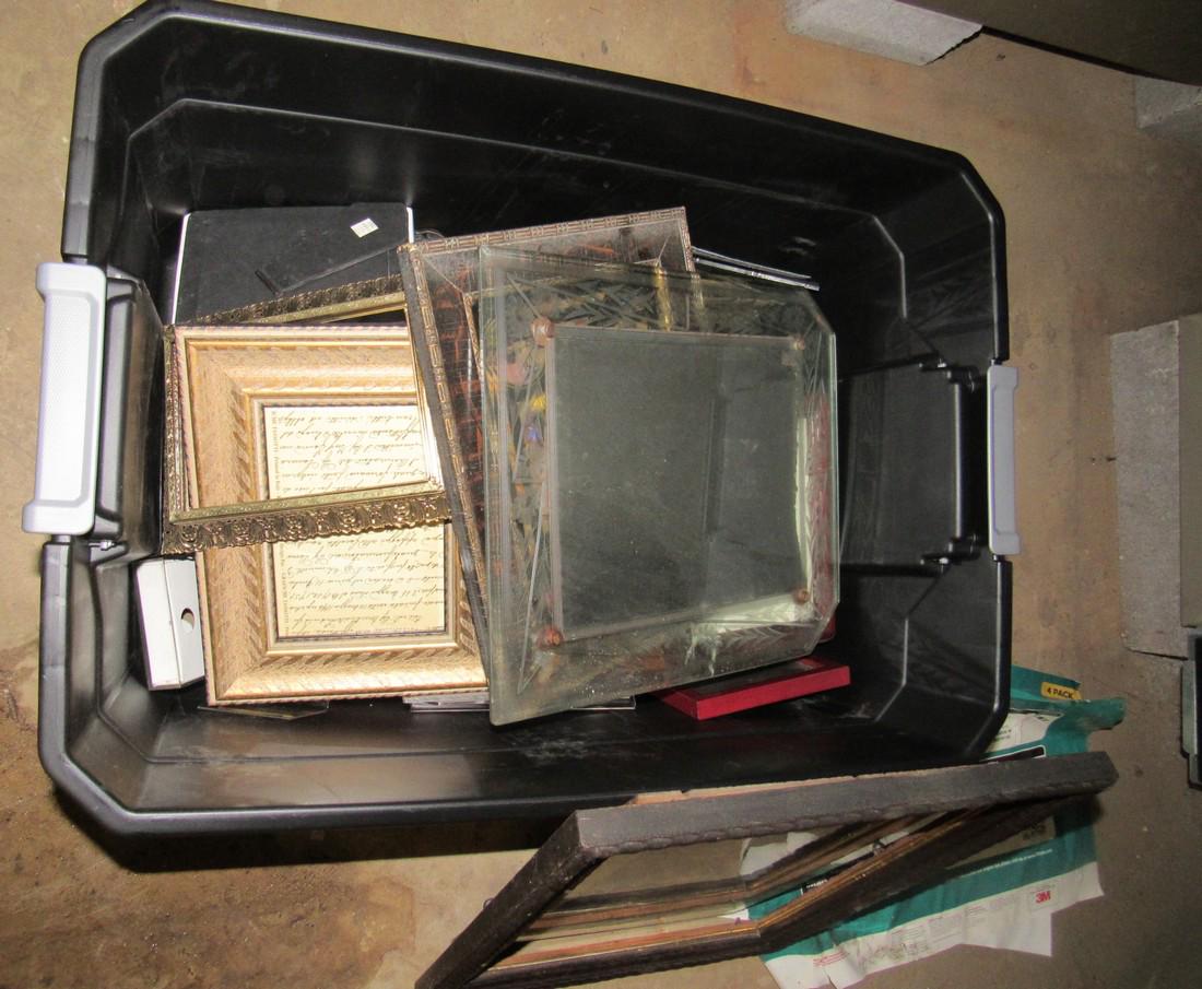 Tote Full of Picture Frames: Picture frames