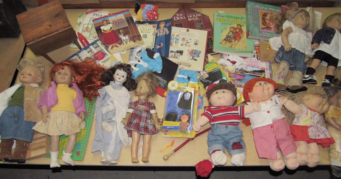 Vintage Dolls American Girl Books Hasbro Cabbage Patch (1 of 6)