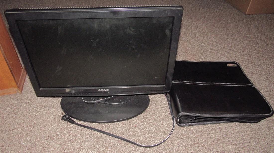 Sanyo 18" Flat Screen TV & 86 CD's (1 of 6)
