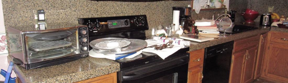 Toaster Oven Coffee Pot Can Opener Strainer (1 of 8)